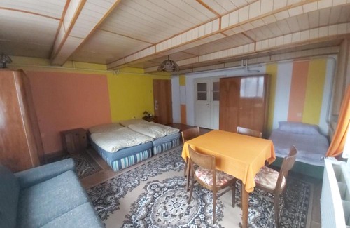 Tanvald House | Ubytování v retro chalupě Na Věčnosti