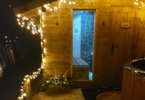 Svoboda nad Upou Apartment | Ubytování v soukromí - Apartmán MERAN