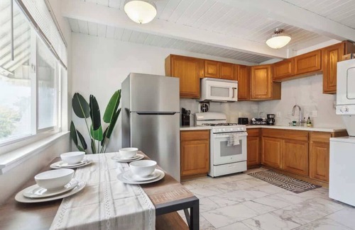 Poets Corner Apartment | UC Proximity - Cozy City Stay - Free Parking Spot