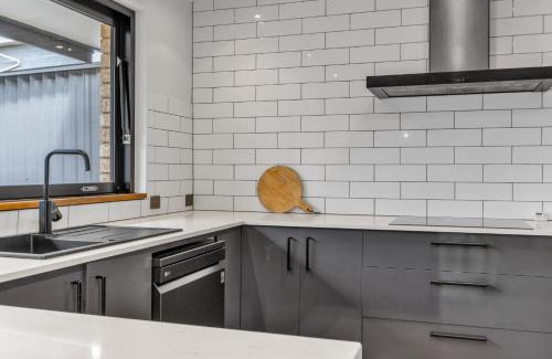 Bogangar House | Ultimate Beachside Haven in Cabarita - Pet Friendly