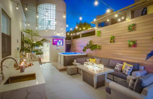 Middletown House | Ultimate Getaway: Spa Game Rooms Firepit Views