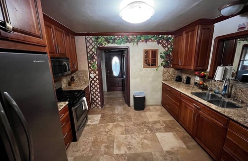 Kernville Cabin | Ultimate Kernville Getaway – Across from the River, Walk to Downtown