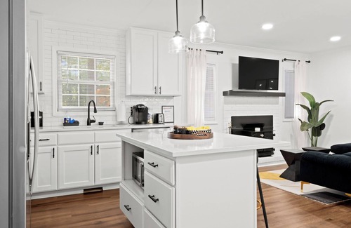 Rocky Mount House | Ultimate Luxury 3 Bedroom In The Heart Of City