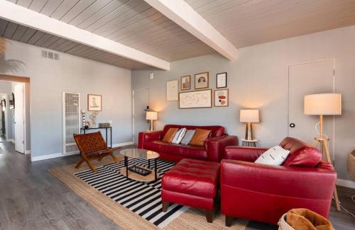 Eagle Rock Apartment | Ultimate Luxury Apt near Dodgers Stadium Sleeps 4