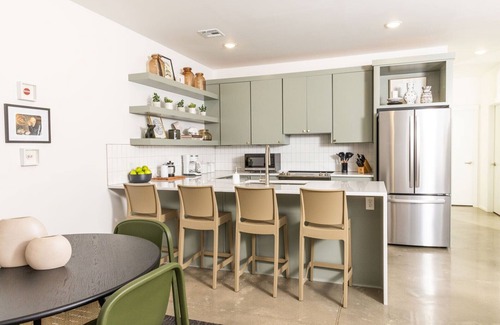 Fayetteville Condo | Ultimate Razorback Game Day Condo