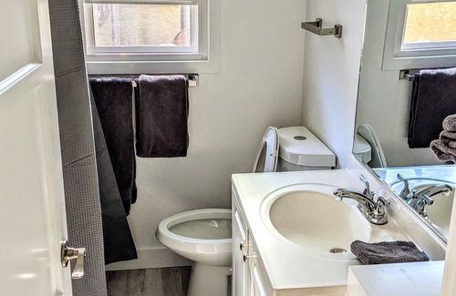 Port Hueneme House | Ultra Clean Comfortable Beach Village - Entire House