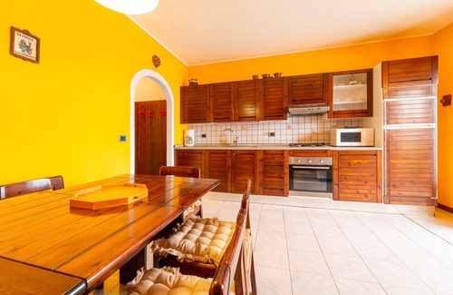Cerceno Apartment | Un Balcone sul Lago by Wonderful Italy
