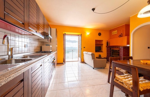Cerceno Apartment | Un Balcone sul Lago by Wonderful Italy