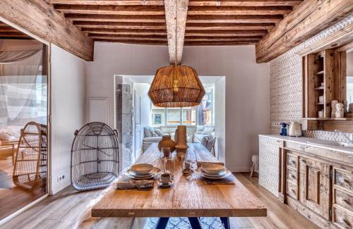 Annecy Old Town Apartment | Un lieu unique Le Bohème