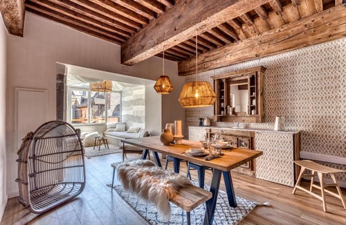 Annecy Old Town Apartment | Un lieu unique Le Bohème