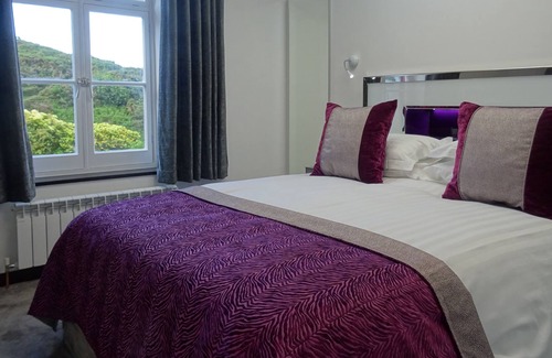 Trinity House | Undercliff Guest House