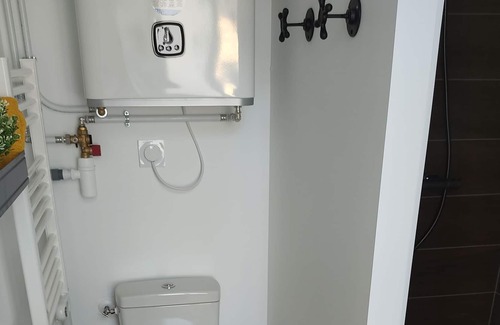 Le Hommet-d'Arthenay Apartment | Une Ancienne École Rénovée, Amoureux de Nature et de Vielles Pierres