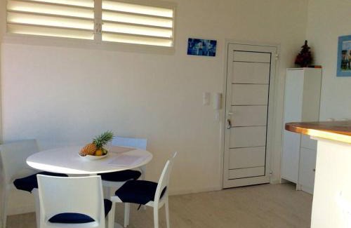 Perinet Apartment | Une fenêtre sur la mer