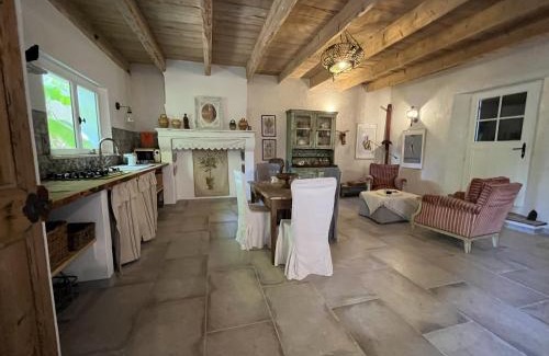 Gallician House | Une Maison dans un Mas