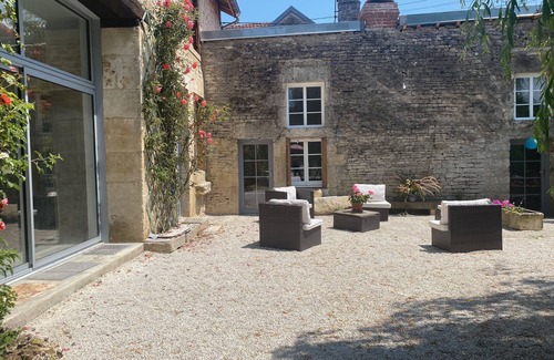 Le Val-d'Esnoms House | une Maison de Famille, à la Campagne