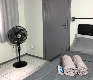 Vila Yolanda Apartment | Unidade independente em sobrado, confortável e familiar no coração de Foz! TÉRREO e piscina compartilhada