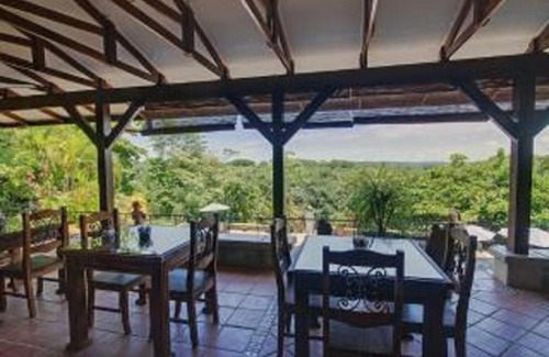 Coyolar House | Unique 5 Architectural Homes, Pool & Wi-Fi