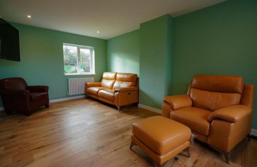 Ipswich House | Unique 5BD Farm House Perfect for Relaxing