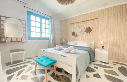 Messini House | Unique Beachfront Cottage House - Private Garden