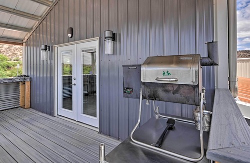 Cornville Cottage | Unique Cornville Retreat w/ Game Room & Deck!