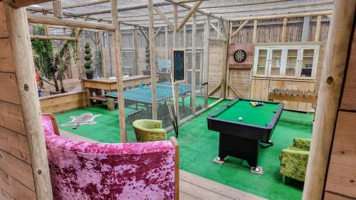 Glentham House | Unique Family Lodge, Puppy Lounge & Games Room