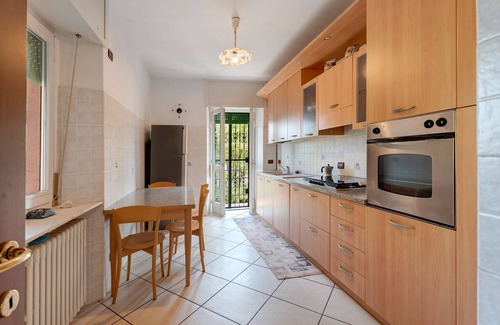 Nebbiuno Villa | Unique Lake View in Green Park