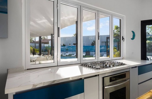 Esmeralda Villa | Unique Modern 4BR w/Large Private Pool & Mini Golf