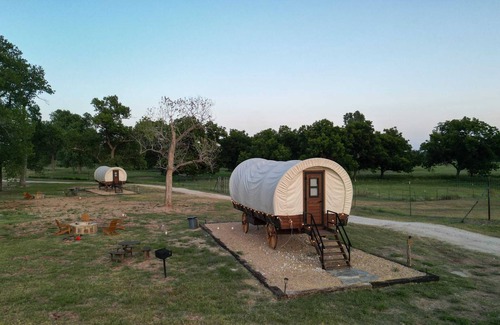 Satin House | Unique_Old West Wagon_Spacious_Views