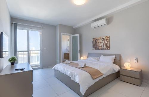 Tal-Ibrag Apartment | Unique Penthouse with private heated Jacuzzi, close to restaurants and night life