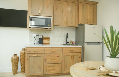 Lava Hot Springs Cabin | Unique stay in a modern grain bin home 2 miles from the famous hot pools!