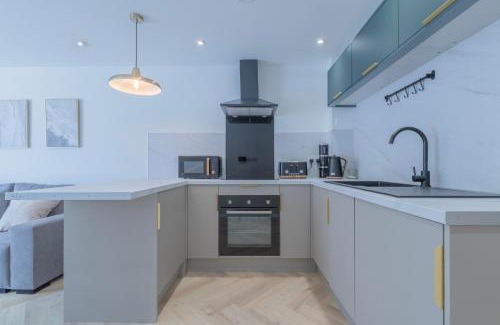 Sheffield Apartment | Unit 3 Chic & Comfy 1-BR Flat, Fast Wi-Fi, Free parking, Prime Location