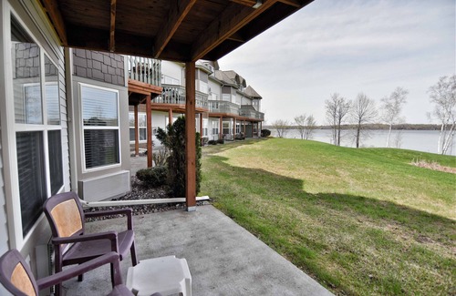 Birchwood Condo | Unit 311 1 Bd/1 Ba Condo 1 Bedroom Condo by RedAwning
