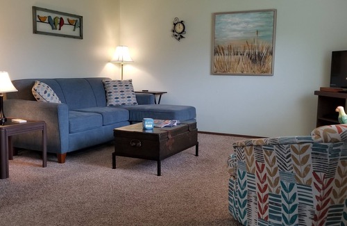 Gleneden Beach Apartment | Unit 9 - "Sea Foam" - Comfortable, accessible and pet friendly with views!