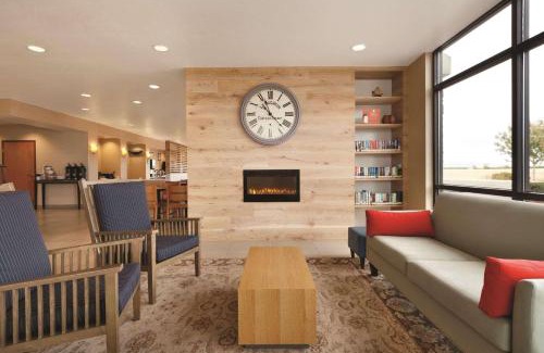 Dixon Hotel | University Hotel Davis Area by IHG