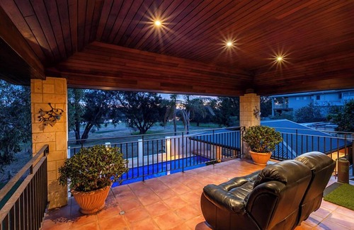 Wilson House | Unrestricted views of the Swan River with a walk/bike path to Perth