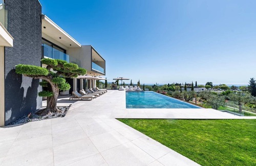 Chateauneuf-Grasse House | Unrivaled Modern Architect Luxury Villa. Just Moments from Cannes