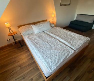 Bremen-Hemelingen Apartment | Unter dem Dach mit Parkplatz
