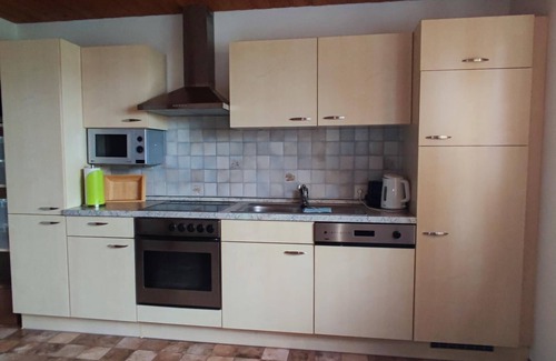 Waffenbrunn Apartment | Unterkunft am Waldrand mit großer Liegewiese