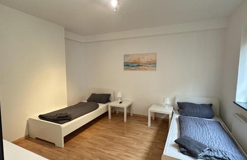 Reinfeld Apartment | Unterkunft bei Lübeck - Zentral an der A1 - Parkplatz - Terrasse