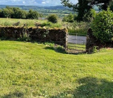 Cappoquin House | Unwind at Hilltop Farm Cottage with Valley Views