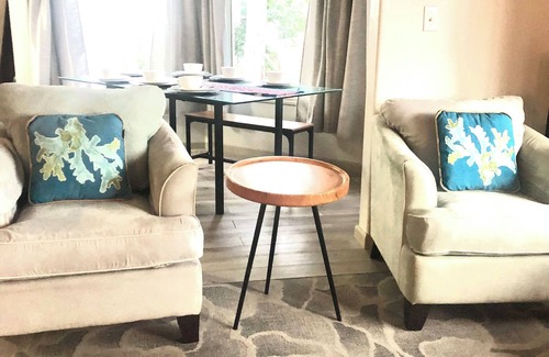 Villa Rica Villa | Unwind in a Expansive Treehouse Villa Retreat near Lake Tara in Fairfield Resort