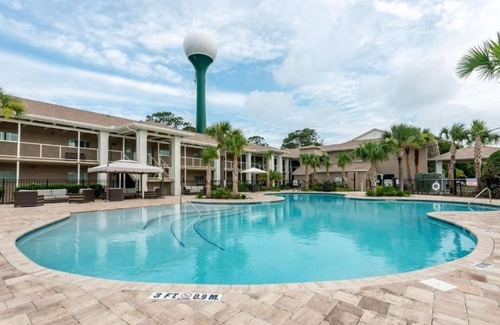 Jekyll Island House | Unwind in a Spacious Suite Near the Ocean's Edge | Free Parking & Breakfast!
