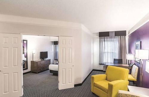 Flagstaff Hotel | Unwind in a Spacious Hotel Room w/Pool, Hot Tub - Ideal for Outdoor Fun