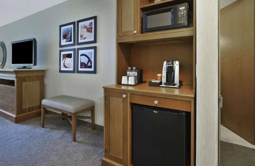 Old Port House | Unwind & Relax: Waterfront Stay Near Old Port District, Pet-Friendly & Breakfast