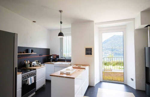 Moltrasio Apartment | Up & Up