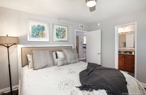 Lantern District Condo | Updated 2 bedroom Lantern District condo all on 1 level. Walk to beaches/harbor.