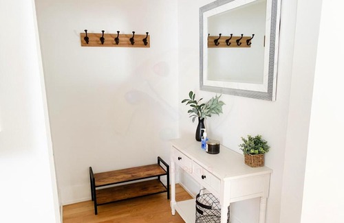 Chicago Apartment | Updated 3 bedroom in Portage Park! Free Parking!