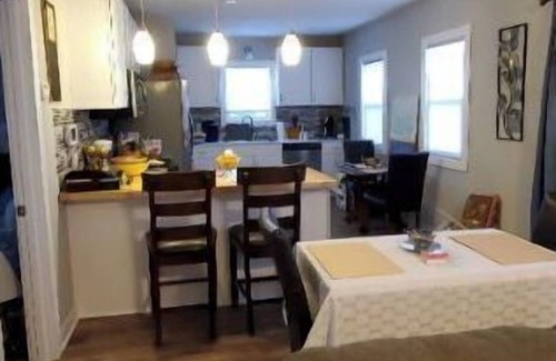 Dundee-Happy Hollow Historic District House | Updated Dundee 3-4 br 2 bathrm home near NE Med/UNMC
