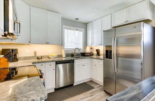 Salisbury House | Updated Home - Walk to Salisbury University!