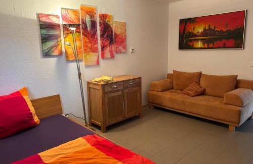 Lohmar Apartment | UPGRADE - frisch renoviert - Ferienwohnung Monteuerswohnung am Bauernhofweg in Lohmar nahe S-Bahnhof Messe Flughafen
